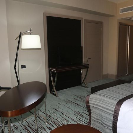 Ramada Iskenderun Hotel Bagian luar foto