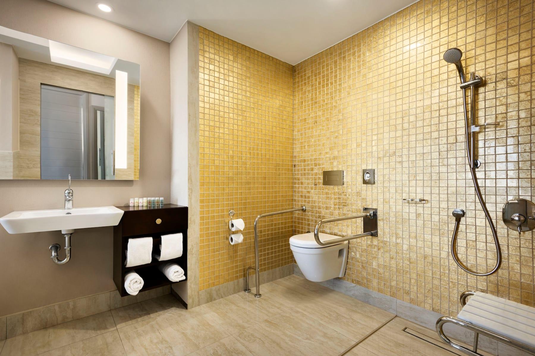 Ramada Iskenderun Hotel Bagian luar foto