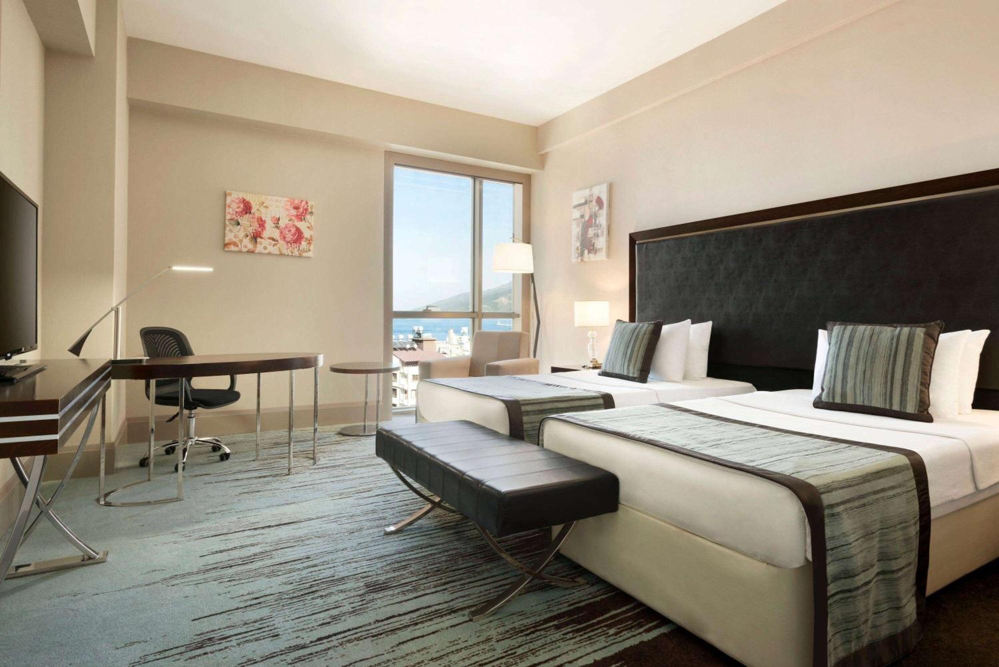 Ramada Iskenderun Hotel Bagian luar foto