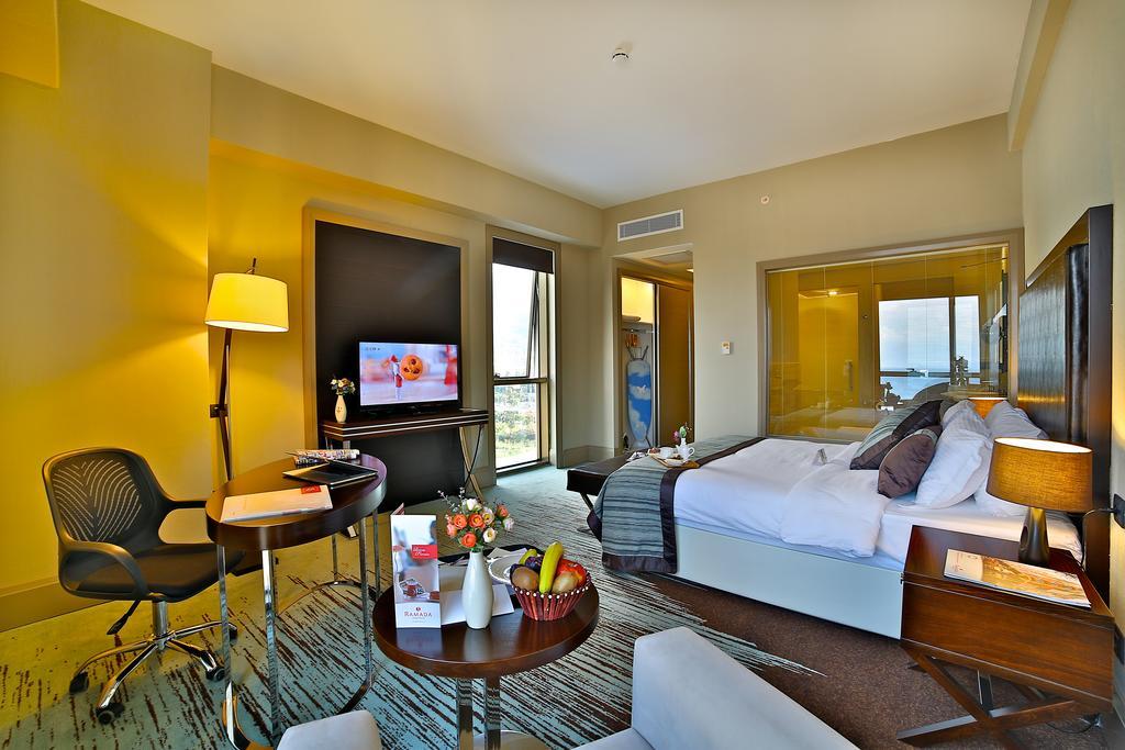 Ramada Iskenderun Hotel Bagian luar foto