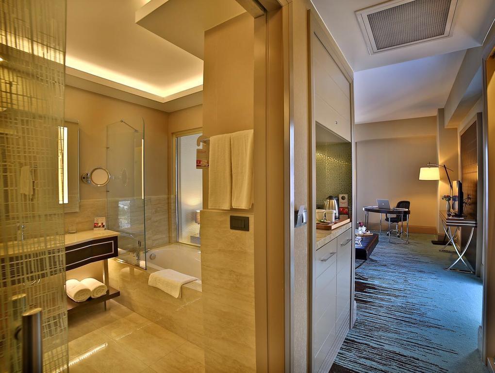 Ramada Iskenderun Hotel Bagian luar foto