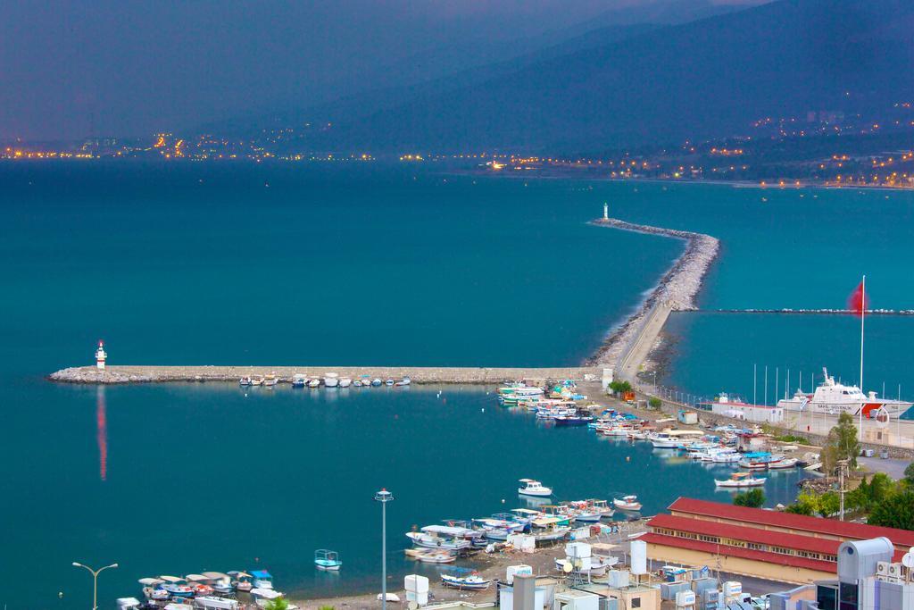 Ramada Iskenderun Hotel Bagian luar foto