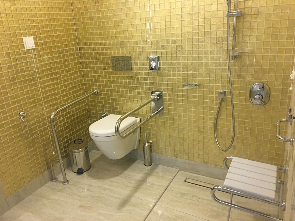 Ramada Iskenderun Hotel Bagian luar foto